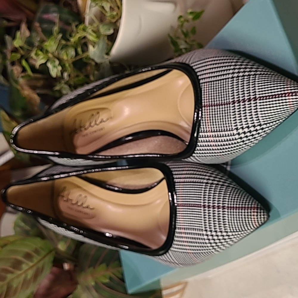 Abella Black & White Glen Plaid Pointed Toe Pumps with Patent Trim